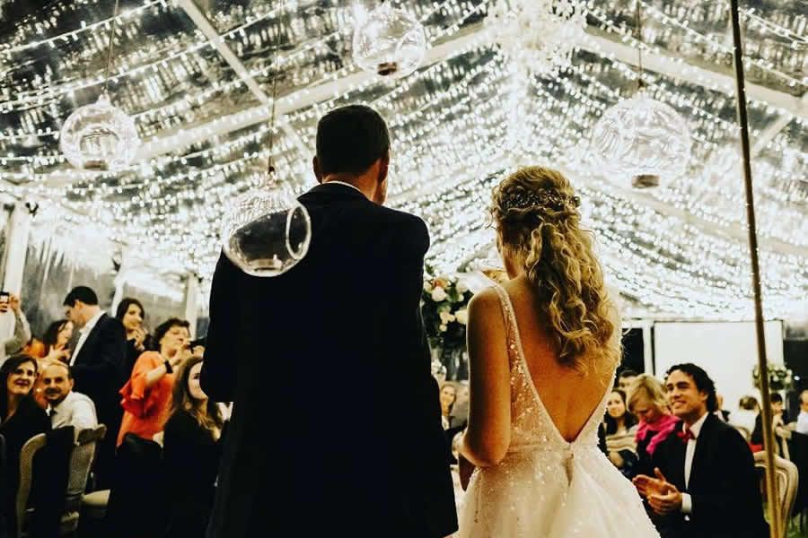 Iluminación para bodas al aire libre
